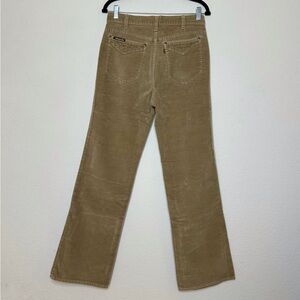 70’s Vintage Levi’s 715 Movin’ On High-Rise Velvet Corduroy Bootcut Flare Pants